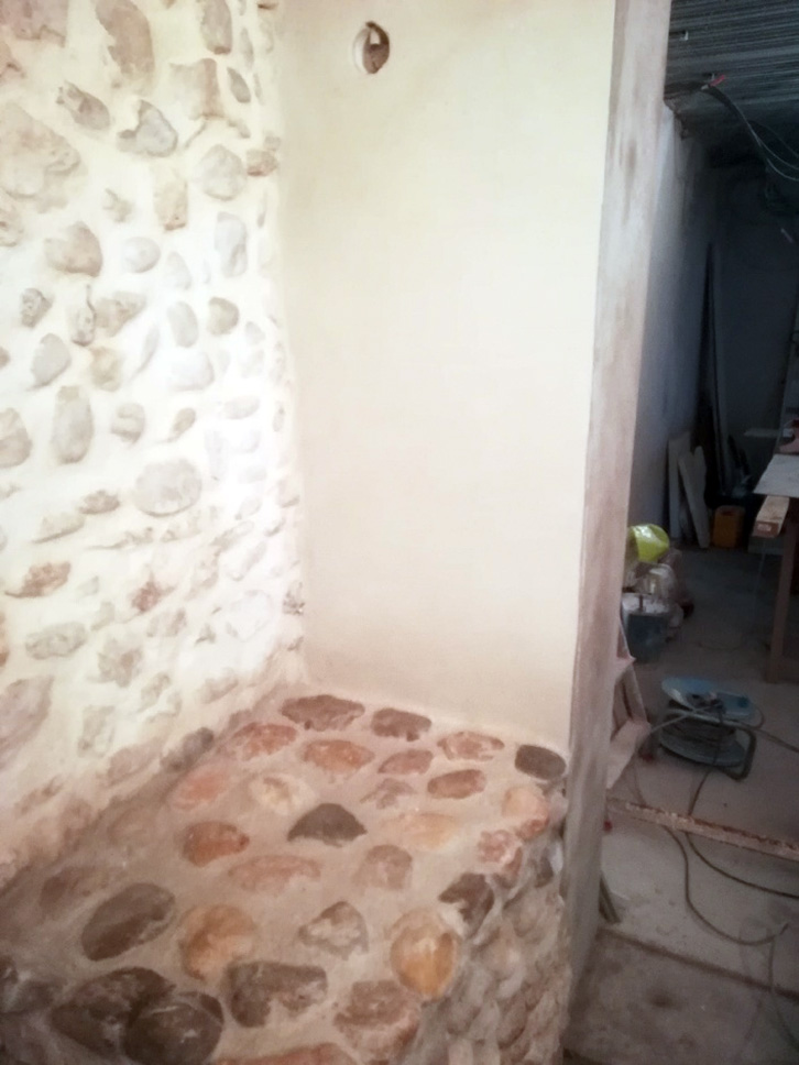 cave vin intérieur mur chaux