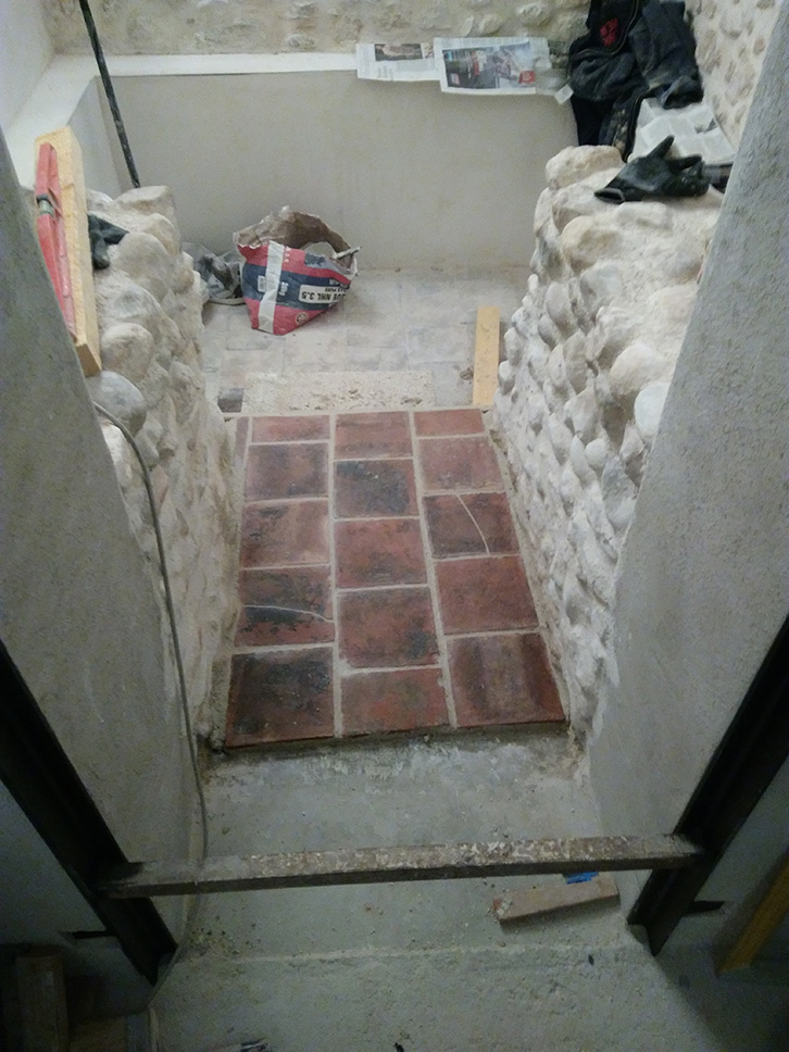 cave vin intérieur tomettes