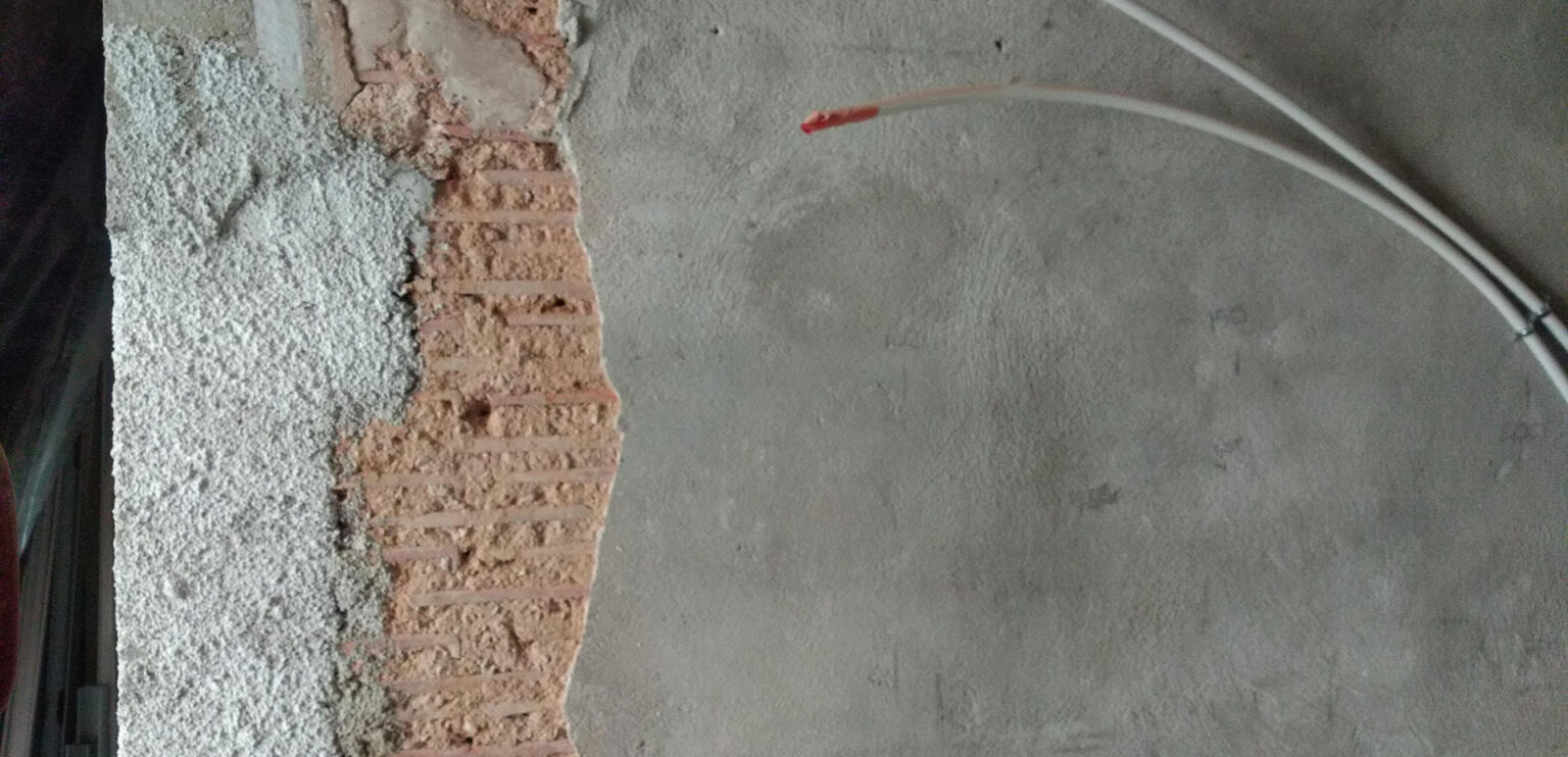 Tuto R nover Un Mur De Tuiles En Plein Travaux tuto-r-nover-un-mur-de-tuiles-en-plein-travaux